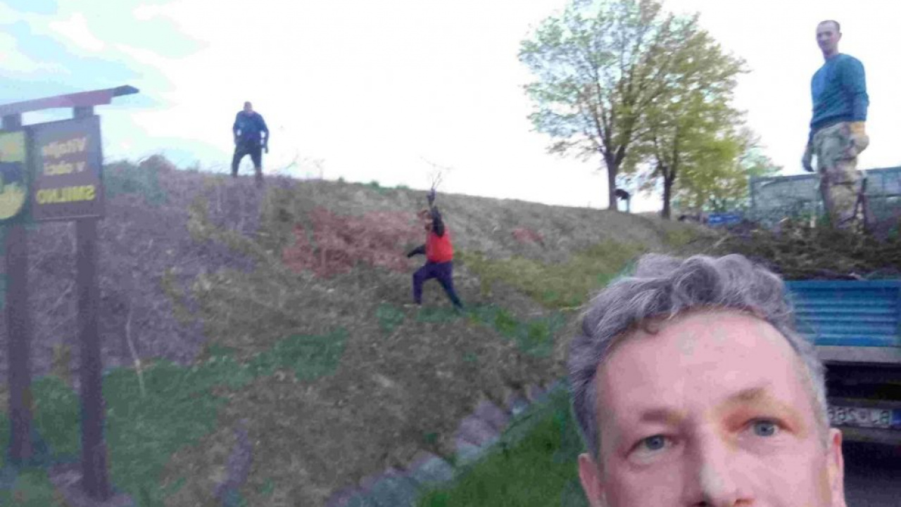 Fotografia fotogalérie Vedenie obce brigáduje