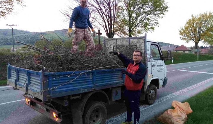 3. fotografia fotogalérie Vedenie obce brigáduje