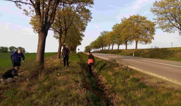 10. fotografia fotogalérie Vedenie obce brigáduje