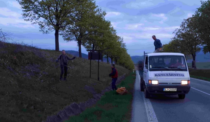 13. fotografia fotogalérie Vedenie obce brigáduje