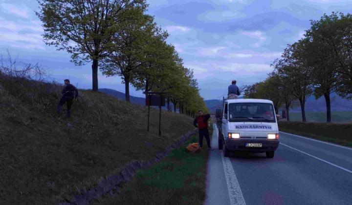 14. fotografia fotogalérie Vedenie obce brigáduje