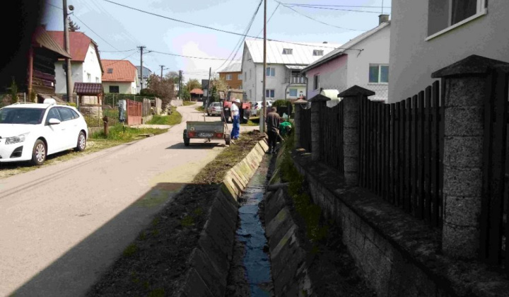 1. fotografia fotogalérie Oprava priekopy