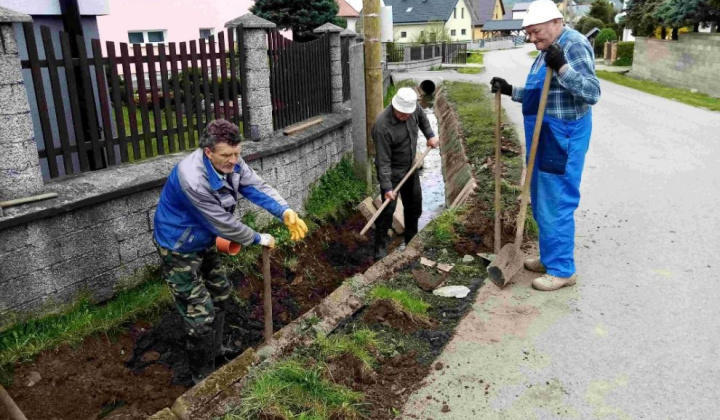 4. fotografia fotogalérie Oprava priekopy